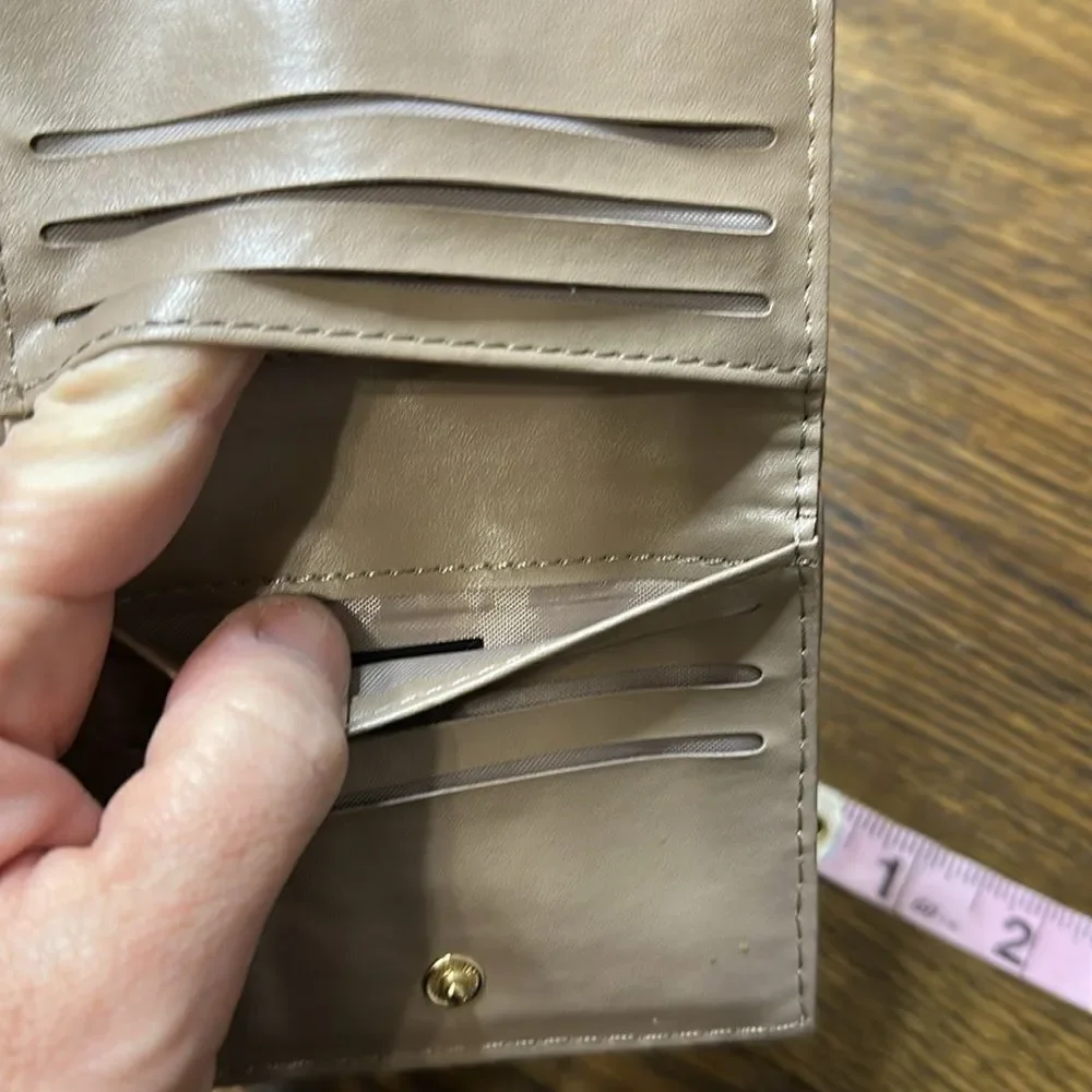 NWT Badgley Mishka Short Card Wallet in Taupe